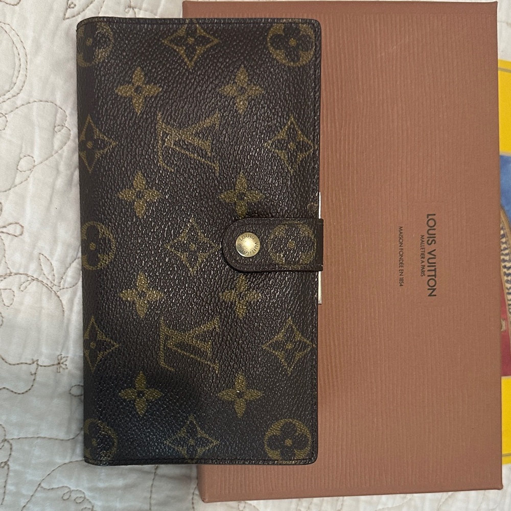 Louis Vuitton Monogram Viennois Kisslock Wallet or Porte-Monnaie Billets
